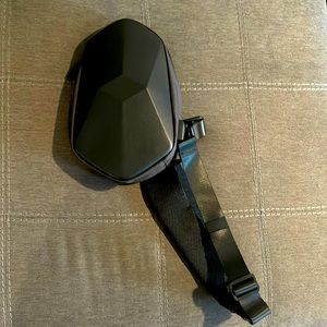 Simple crossbody bag. Geometric.